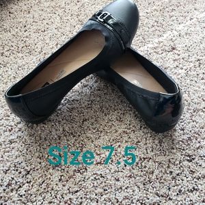 clarks women's kinzie light loafer flat